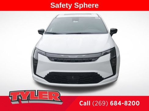 New 2027 Chrysler Pacifica Limited FWD image 2