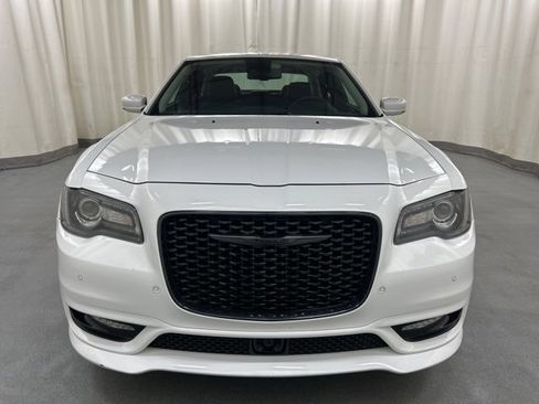 Used 2023 Chrysler 300 Touring L w/ Popular Equipment Group image 8