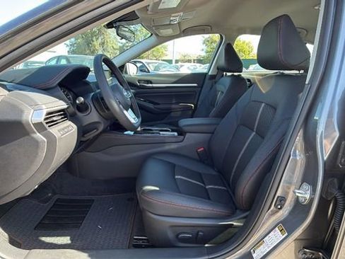 New 2025 Nissan Altima 2.5 SR image 32