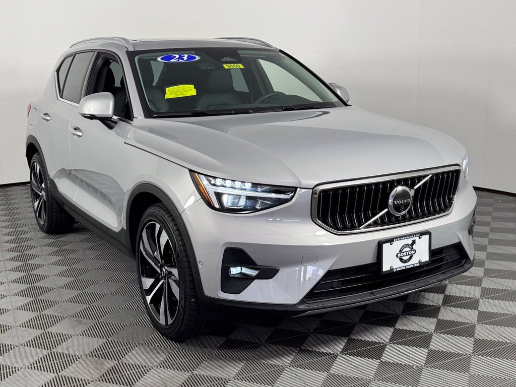 Certified 2023 Volvo XC40 B5 Ultimate w/ Protection Package Premier AWD/4WD image 3