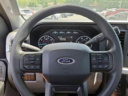 New 2026 Ford F250 XL w/ FX4 Off-Road Package AWD/4WD image 15
