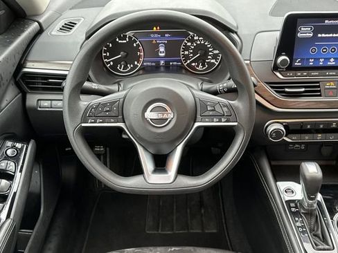 Used 2023 Nissan Altima 2.5 SV image 15