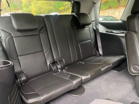 Used 2020 GMC Yukon Denali w/ Denali Premium Package image 9