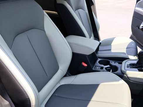 Used 2025 Subaru Forester Limited w/ Popular Package image 25