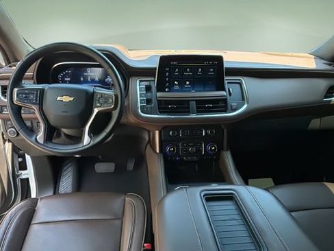 Used 2024 Chevrolet Suburban High Country AWD/4WD image 16