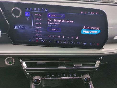 Used 2024 Chevrolet Traverse LT w/ Midnight/Sport Edition FWD image 22