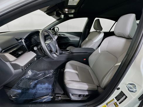Used 2025 Toyota Camry SE w/ Multimedia Upgrade Package FWD image 12