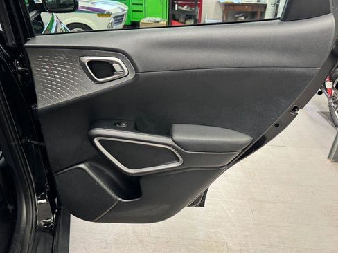 Used 2025 Kia Soul LX w/ LX Technology Package image 24