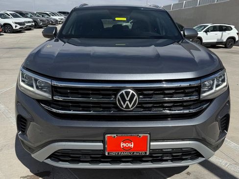 Used 2023 Volkswagen Atlas Cross Sport SE w/ Panoramic Sunroof Package FWD image 4