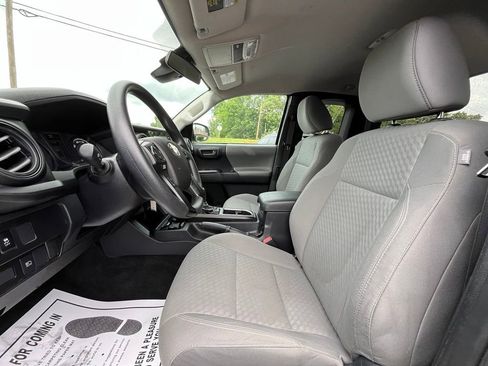 Used 2022 Toyota Tacoma SR w/ SR Convenience Package RWD image 20