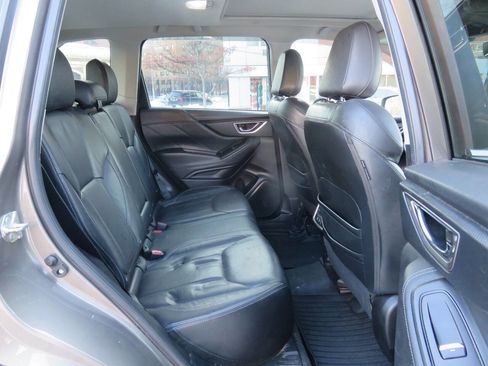 Used 2021 Subaru Forester Limited image 22