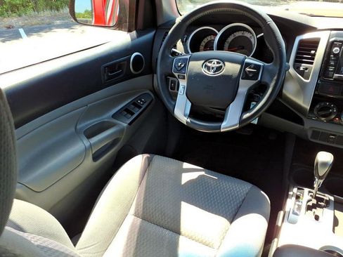 Used 2015 Toyota Tacoma PreRunner w/ SR5 Package RWD image 12