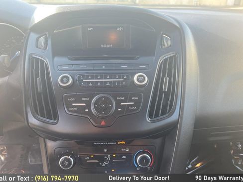 Used 2015 Ford Focus SE FWD image 15