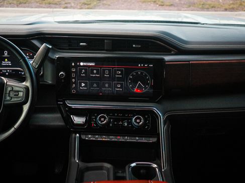 Used 2025 GMC Sierra 2500 Denali Ultimate image 30