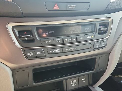 Used 2021 Honda Pilot LX image 15
