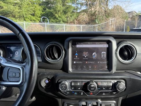 Certified 2021 Jeep Wrangler Unlimited Rubicon 4xe w/ Cold Weather Group image 16