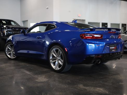 Used 2018 Chevrolet Camaro SS RWD image 4