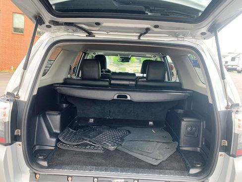 Used 2021 Toyota 4Runner SR5 AWD/4WD image 6