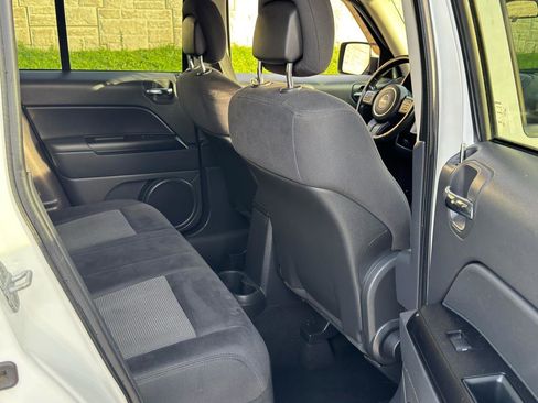 Used 2011 Jeep Patriot Latitude AWD/4WD image 36