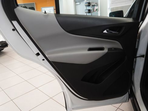 Used 2021 Chevrolet Equinox LS image 22