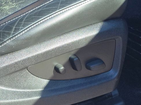 Used 2016 Chevrolet Suburban LTZ image 7