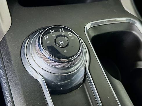 Used 2019 Ford Fusion SE image 24