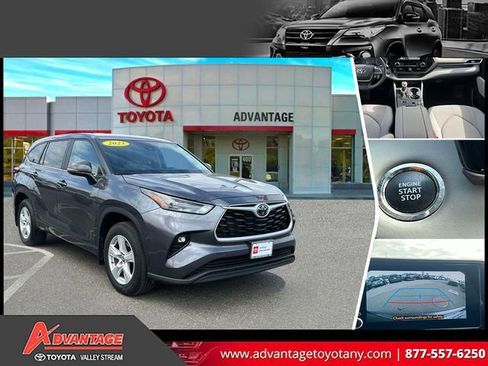 Used 2023 Toyota Highlander LE AWD/4WD image 1