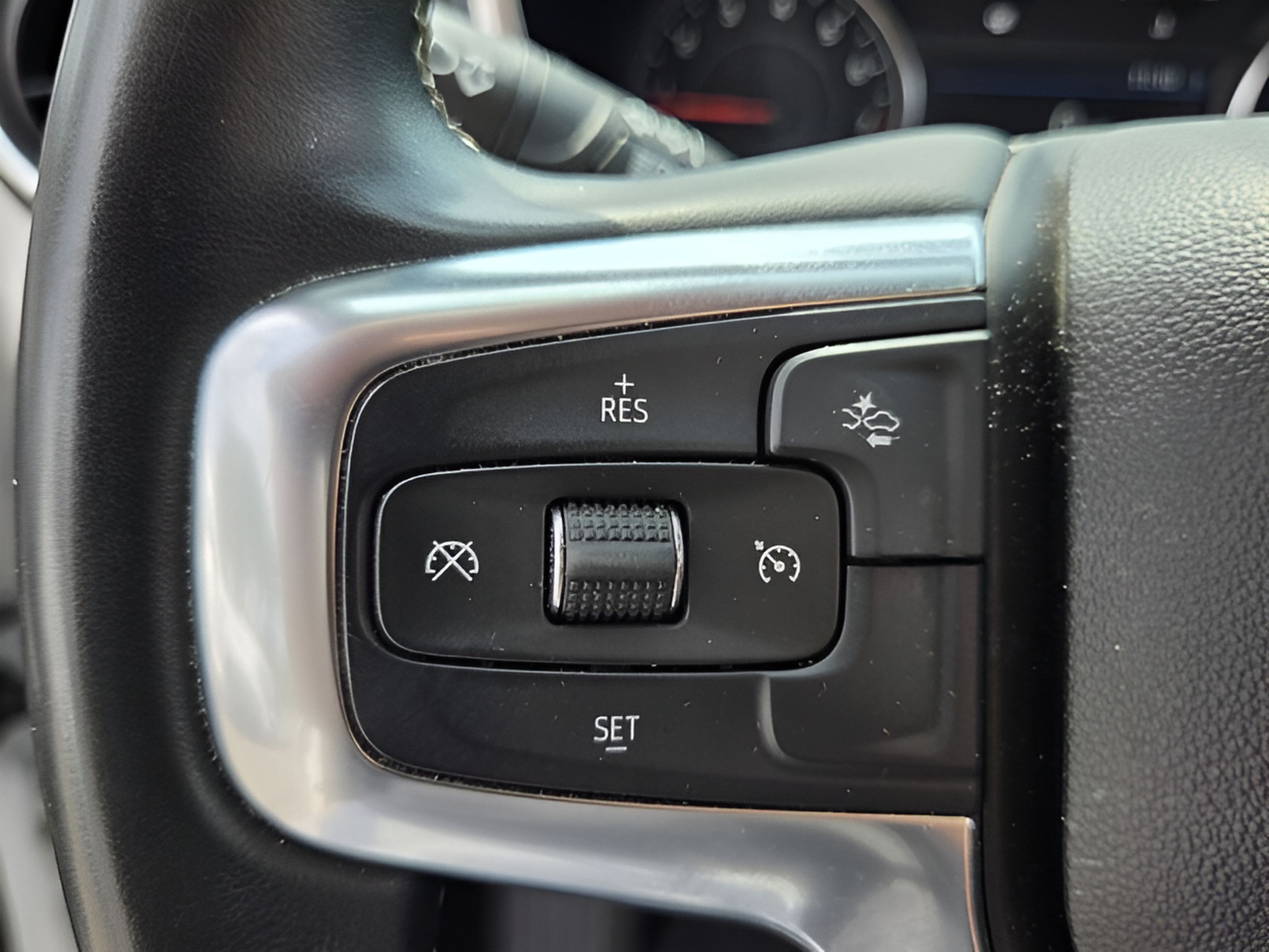 Used 2024 Chevrolet Blazer LT FWD image 24