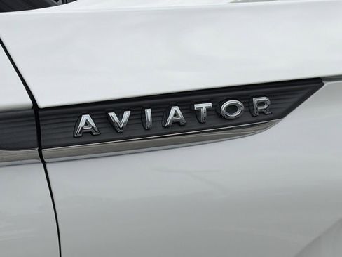 Used 2022 Lincoln Aviator Reserve w/ Equipment Group 201A RWD image 10