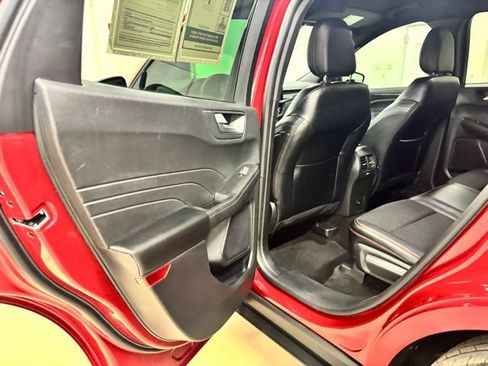 Used 2024 Ford Escape ST-Line w/ Tech Pack #1 FWD image 18