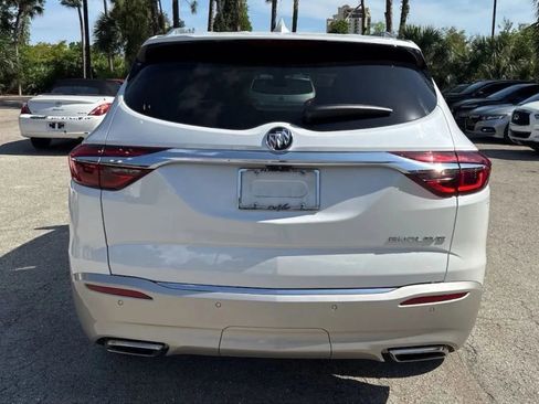 Used 2019 Buick Enclave Avenir w/ Avenir Technology Package FWD image 3