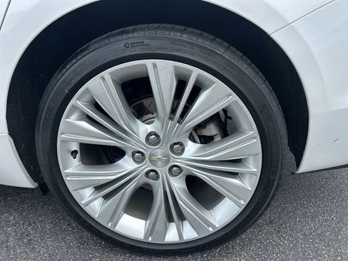 Used 2017 Chevrolet Impala Premier w/ Enhanced Convenience Package FWD image 33