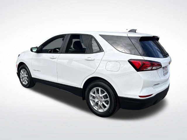 Certified 2024 Chevrolet Equinox LS w/ LS Convenience Package FWD image 3