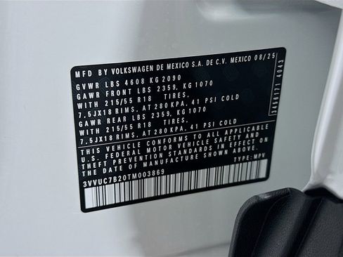 New 2026 Volkswagen Taos SE image 8