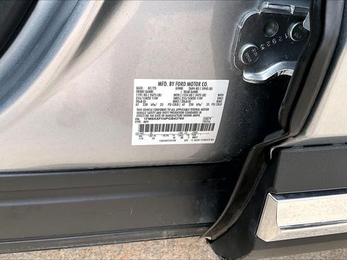 Used 2023 Ford Explorer Limited AWD/4WD image 34