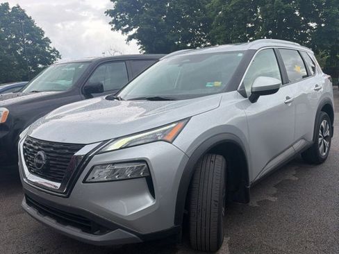 Used 2023 Nissan Rogue SV w/ SV Premium B Package AWD/4WD image 2