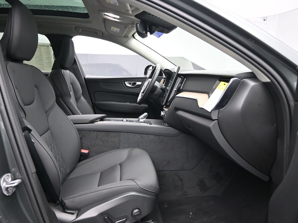 New 2026 Volvo XC60 B5 Core w/ Protection Package Premier AWD/4WD image 23