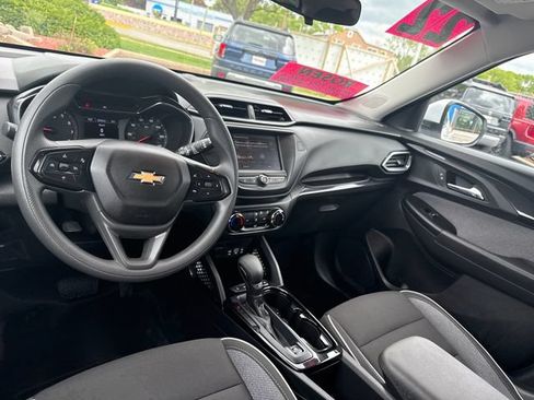 Used 2022 Chevrolet TrailBlazer LT FWD image 22