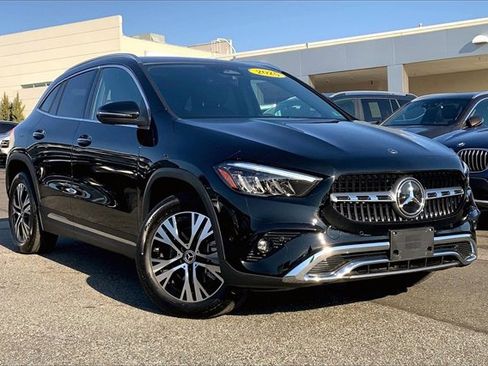 Used 2025 Mercedes-Benz GLA 250 4MATIC image 1