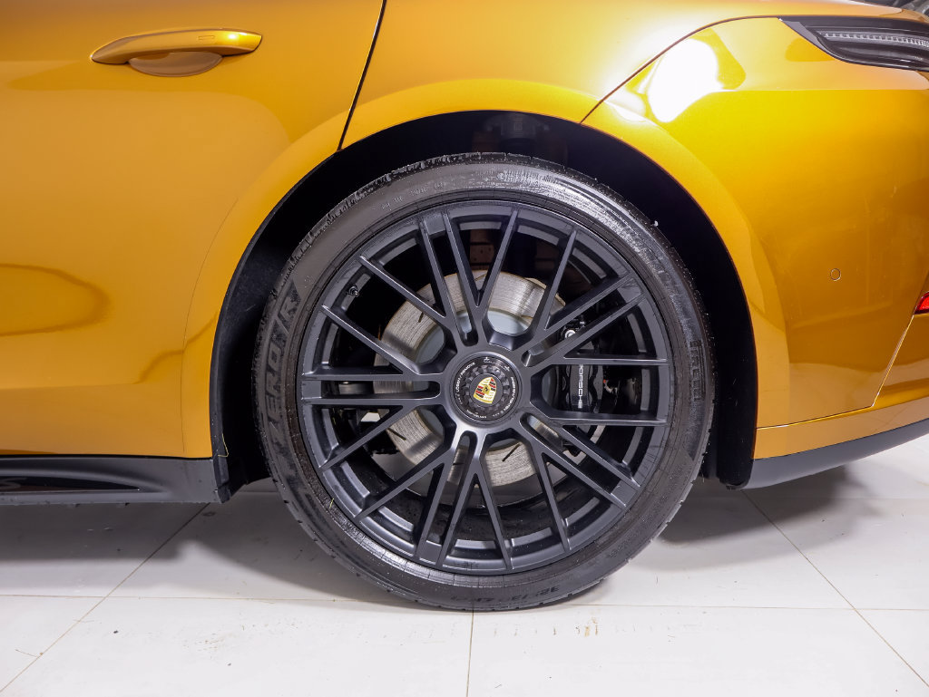 Certified 2026 Porsche Panamera GTS AWD/4WD image 32