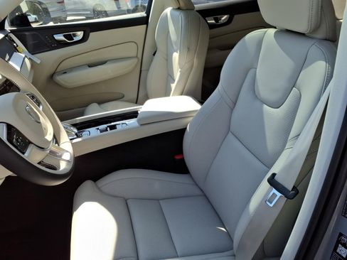 New 2026 Volvo XC60 B5 Ultra w/ Protection Package Premier AWD/4WD image 16