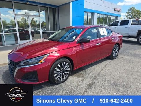Used 2025 Nissan Altima 2.5 SV FWD image 1