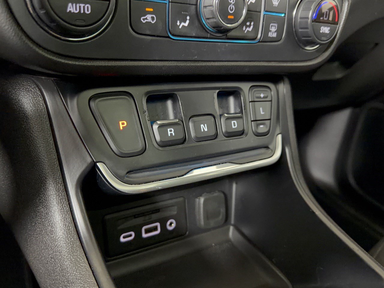 Used 2020 GMC Terrain SLE w/ Driver Convenience Package FWD image 21