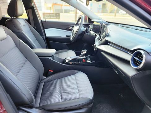 Used 2024 Chevrolet Trax LT image 11