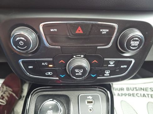 Used 2018 Jeep Compass Latitude w/ Popular Equipment Group AWD/4WD image 23