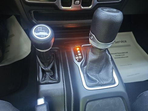 Used 2022 Jeep Wrangler Unlimited Sport AWD/4WD image 31