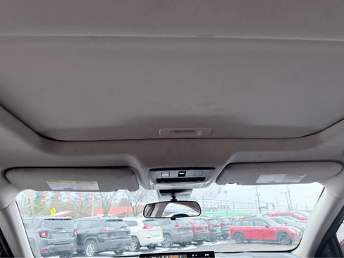 Used 2024 Nissan Altima 2.5 SV w/ SV Premium Package image 16