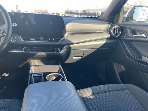 Used 2025 Chevrolet Equinox LT image 34