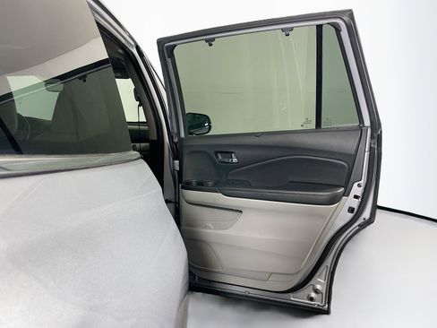 Used 2021 Honda Pilot Touring image 33