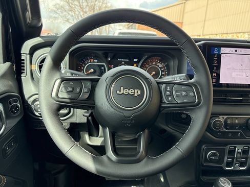 Used 2026 Jeep Gladiator Sport AWD/4WD image 22